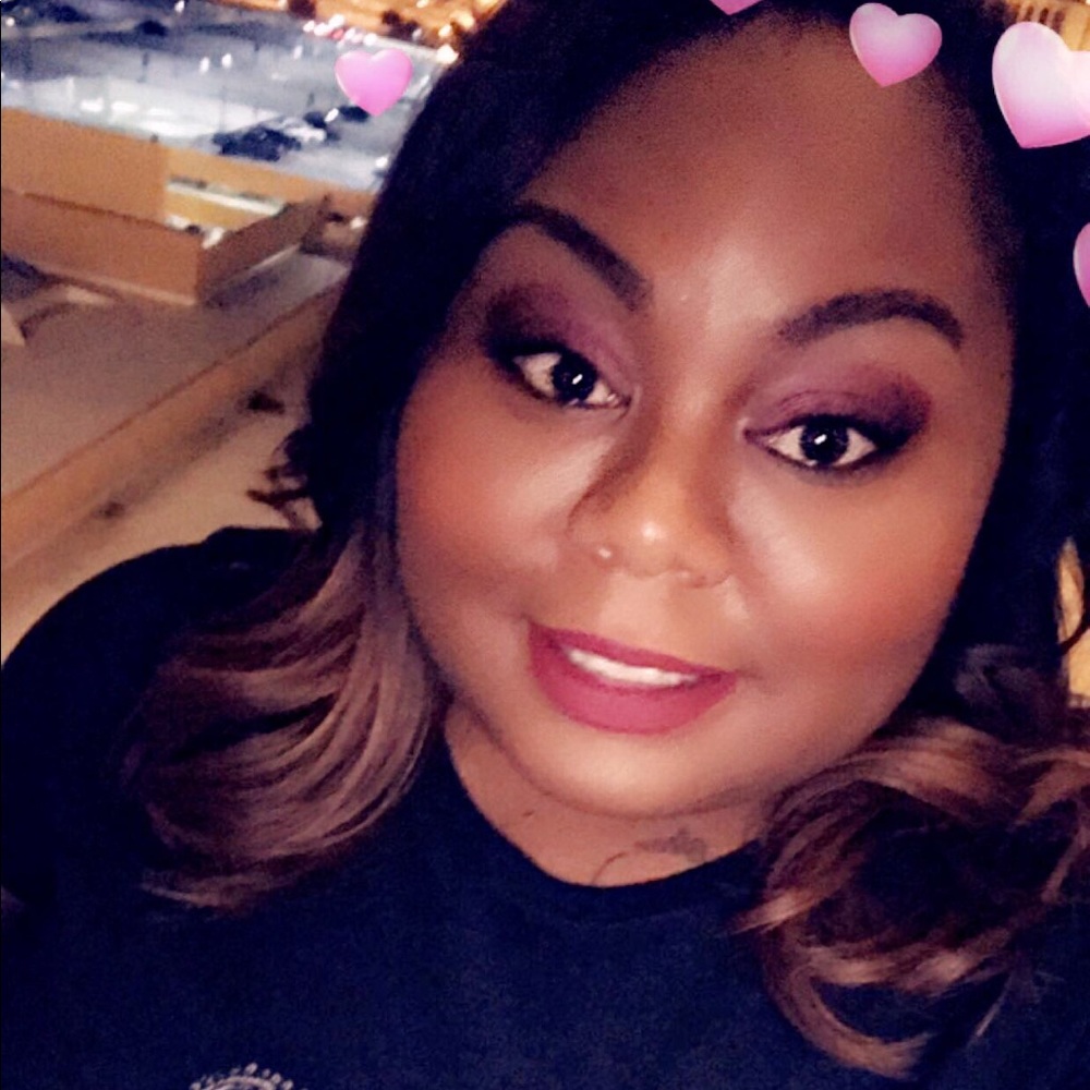 Meet your Posher, Traci